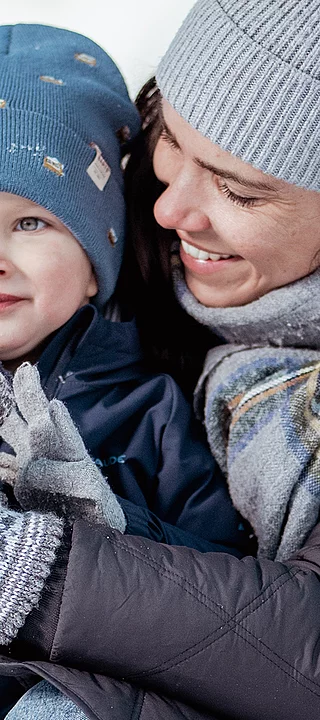 Übergossene Alm - Familie im Schnee