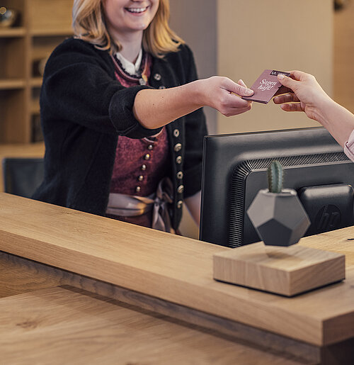 Übergossene Alm - ü'alm Stund Rezeption 