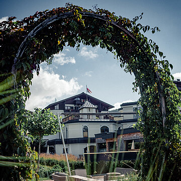 Übergossene Alm - außen Durchgang Sommer