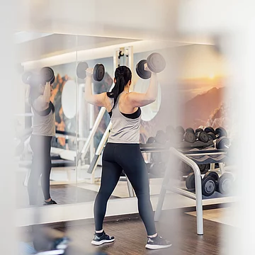 Fit & Energetic Übergossene Alm - Fitnesstrainerin Krafttraining