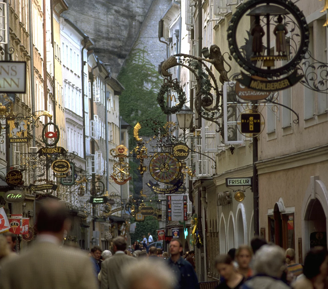 Übergossene Alm - Treiben in der Getreidegasse Salzburg